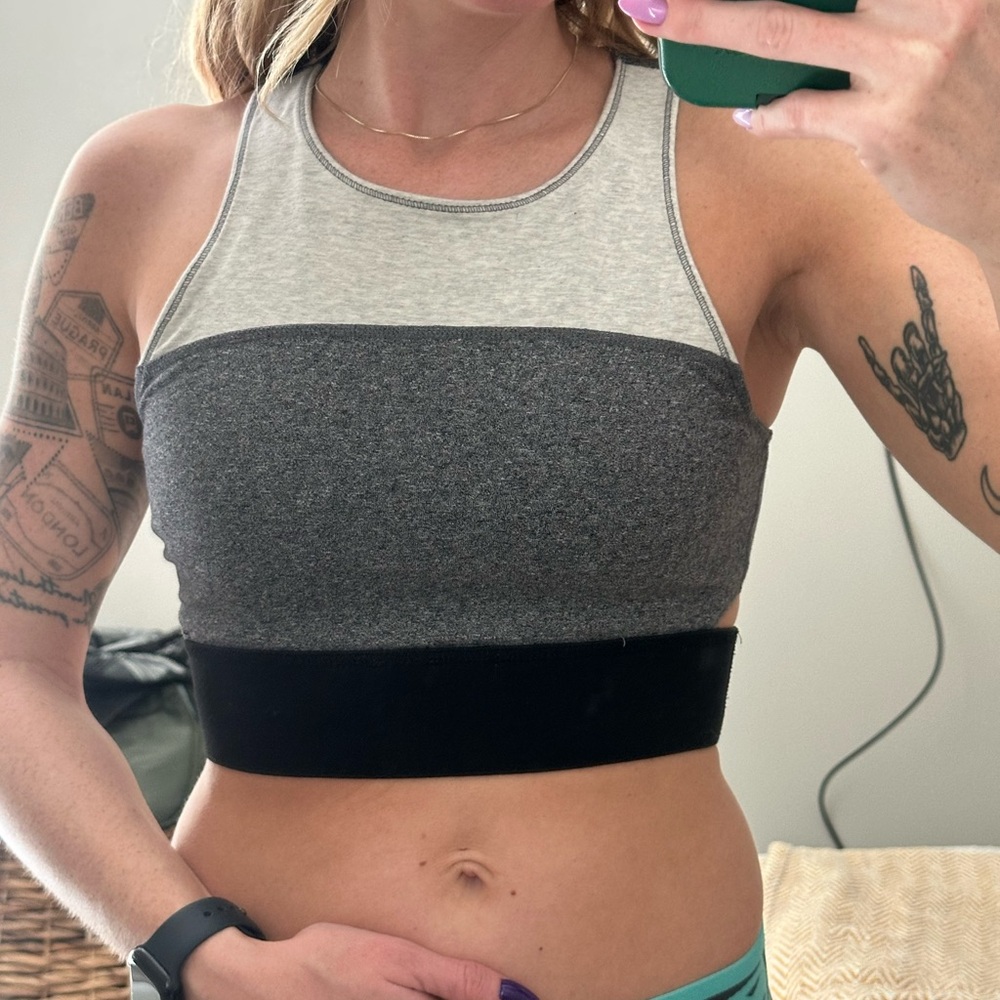 Women's Gray and Black Colorblock Sports Bra